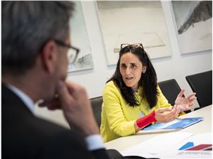 La difensora civica Veronika Meyer ha tracciato il bilancio annuale con il presidente Arno Kompatscher. (Foto: USP/Fabio Brucculeri)