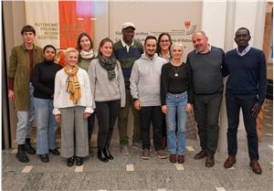 La Consulta del Centro di tutela contro le discriminazioni: (da sx) Madu Madelaine Alber, Simona Singh, Angelika Stampfl, Andrea Birrer, Julia Fink, Bassamba Diaby, Sofian Foughali, Veronika Meyer, Priska Garbin, Erjon Zeqo, Mamadou Gaye.
