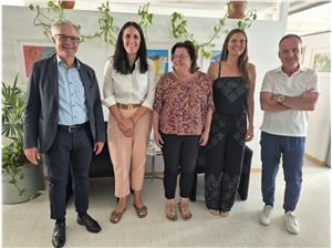 (da sx.) Stefan Walder, Veronika Meyer, Barbara Tschenett, Nathalie Peri e Wilhelm Palfrader. (Foto: Difesa civica)