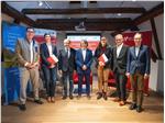 Matthias Fink (Segretario generale dell’Euregio), Maria Pflanzner-Stockl, il difensore civico Sandro Raimondi, l’Assessore Hubert Messner, la difensora civica Veronika Meyer, Birger Rudisch e Günther Sommia. (Foto: USP/Fabio Brucculeri)