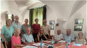 Vera Tronti Harpf, Responsabile area terza età, è intervenuta al Club anziani di Bressanone illustrando le prospettive del lavoro a favore delle persone anziane in Alto Adige. (Foto: Club anziani Bressanone)