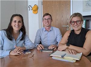 Volksanwältin Veronika Meyer (li.) und ihr Mitarbeiter Matthias Plazza beim Treffen mit der Direktorin des Amts für Schulfürsorge, Nicol Mastella. (Foto: Volksanwaltschaft)